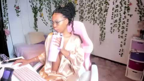 Snapshot of violeta_miler_ chatting on 20, 7, 2026 Violeta online show from 20, 7, 2026