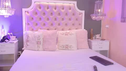 Violet  online show from 15, 1, 2026