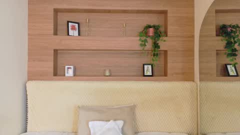 Violet online show from 25, 2, 2026