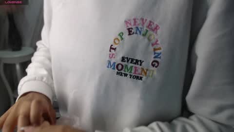 violeth_b online show from 4, 12, 2024