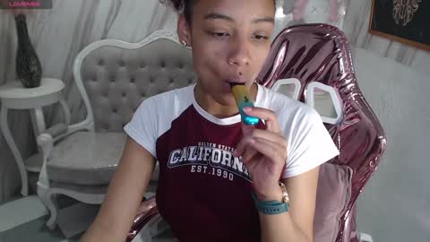 violeth_b online show from 3, 1, 2025