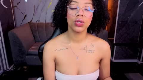 violeth_b online show from 28, 11, 2025