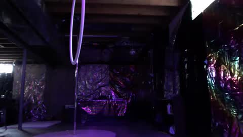 Violet Hooper online show from 11, 2, 2025