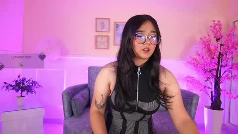 violetjonesx online show from 15, 5, 2026