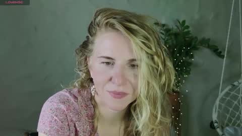 Snapshot of violetplath chatting on 12, 9, 2025 Violet next stream December 6 online show from 12, 9, 2025