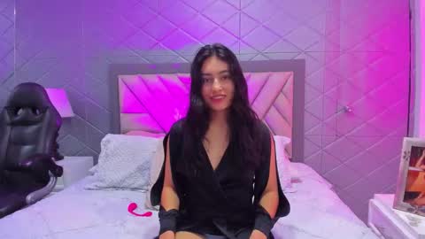 Violet Rousse online show from 19, 9, 2025