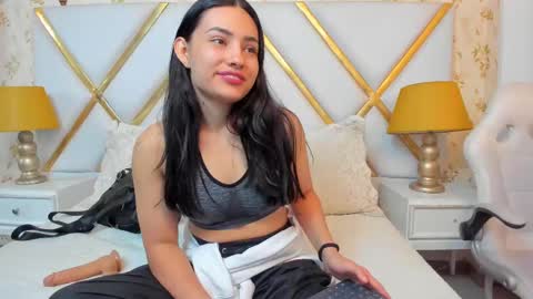 Violet Rousse online show from 28, 10, 2025