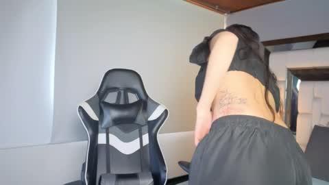 Snapshot of violetskinny chatting on 21, 4, 2026 violetskinny online show from 21, 4, 2026
