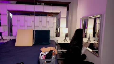 Snapshot of violetskinny chatting on 18, 5, 2026 violetskinny online show from 18, 5, 2026