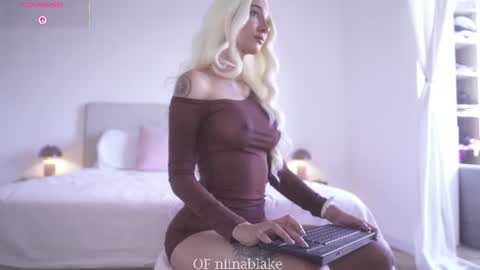 Snapshot of violett_bray chatting on 6, 7, 2026 Ig violett bray online show from 6, 7, 2026