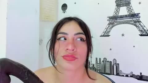 Snapshot of violett_collinss chatting on 6, 7, 2026 violett_collinss online show from 6, 7, 2026