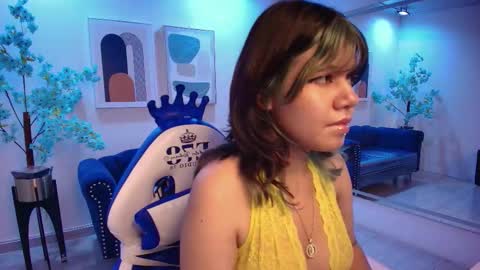 Snapshot of violetta_hank chatting on 5, 11, 2025 Violetta online show from 5, 11, 2025