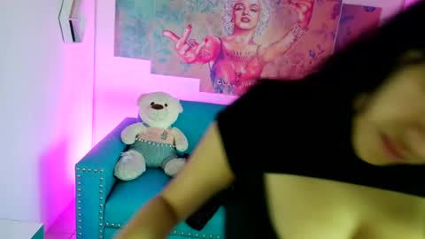 Snapshot of violetta_m_ chatting on 17, 6, 2026 Violeta online show from 17, 6, 2026