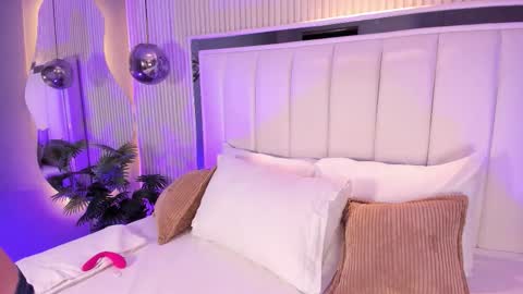 Snapshot of violettacolinss chatting on 3, 2, 2026 violettacolinss online show from 3, 2, 2026