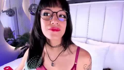 Snapshot of violettacolinss chatting on 23, 6, 2026 violettacolinss online show from 23, 6, 2026