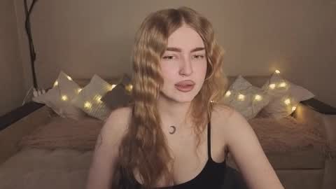 ViolettaOtis online show from 6, 3, 2026