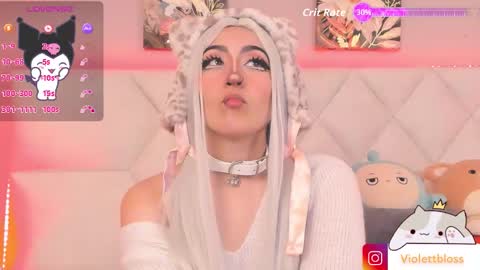 Snapshot of violettbloss chatting on 24, 10, 2025 Violeta online show from 24, 10, 2025