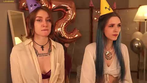 Snapshot of violettessa chatting on 7, 11, 2025 violettessa online show from 7, 11, 2025