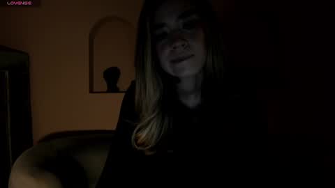 Snapshot of violetthansson chatting on 5, 7, 2026 Violett online show from 5, 7, 2026