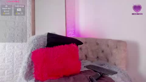 Snapshot of violetwinters_ chatting on 16, 7, 2026 violetwinters_ online show from 16, 7, 2026