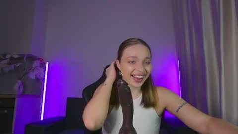 Snapshot of viollasinzz chatting on 22, 7, 2026 Violla online show from 22, 7, 2026