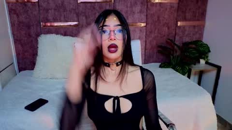 viollettebylyly online show from 10, 10, 2025