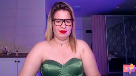Snapshot of vip_sweetness chatting on 8, 6, 2026 vip sweetness online show from 8, 6, 2026