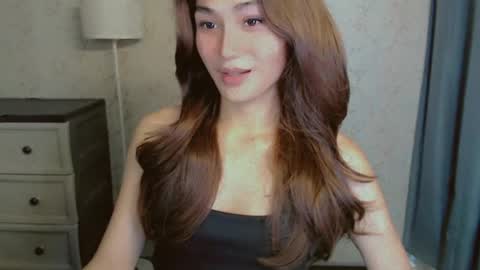 Snapshot of virgenpearl chatting on 8, 7, 2026 Pearl online show from 8, 7, 2026