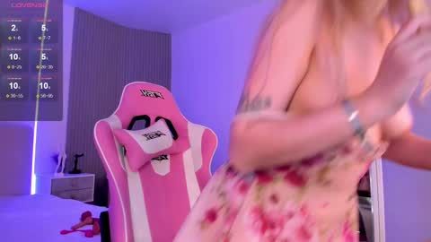 Snapshot of virrginchloee chatting on 2, 12, 2024 Chloe online show from 2, 12, 2024