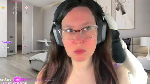 Snapshot of visecret chatting on 25, 5, 2026 Victoria Romans online show from 25, 5, 2026