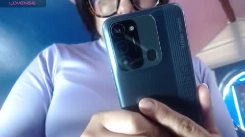 Snapshot of vitoria23_ chatting on 19, 12, 2025 victoria 3 online show from 19, 12, 2025