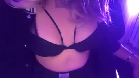 Snapshot of viva_lovee chatting on 13, 6, 2026 viva_lovee online show from 13, 6, 2026