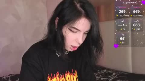 Snapshot of vivi__squirrel chatting on 24, 7, 2026 Vivi online show from 24, 7, 2026
