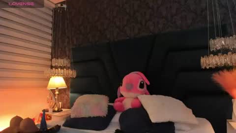 Snapshot of vivi_prinncess chatting on 9, 6, 2026 Viviana online show from 9, 6, 2026