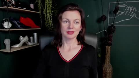 Vivian online show from 12, 3, 2025