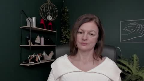 Vivian online show from 5, 12, 2025