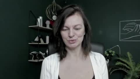 Vivian online show from 31, 3, 2026