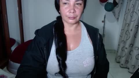 Snapshot of vivian_milf_paint chatting on 23, 2, 2026 vivian_milf_paint online show from 23, 2, 2026