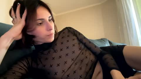 vivianglow online show from 1, 7, 2026