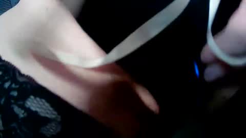 Vivians Roses online show from 7, 3, 2026