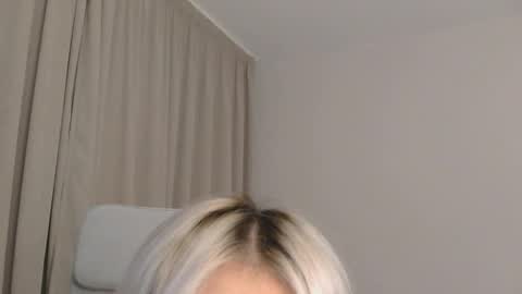 Snapshot of vivianwinters chatting on 16, 11, 2025 vivianwinters online show from 16, 11, 2025