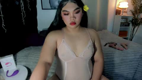 Snapshot of vivienne_monroe chatting on 28, 7, 2026 vivienne_monroe online show from 28, 7, 2026