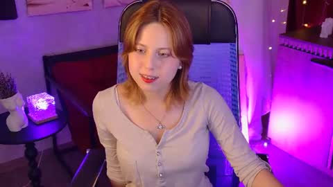 Snapshot of viviennehebert chatting on 9, 7, 2026 Vivienne online show from 9, 7, 2026