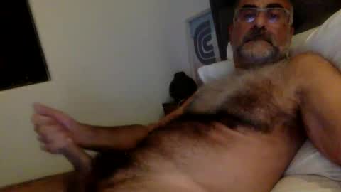 Enjoy guys of all ages if you are not on cam please dont ask for requests if i dont respond dont think im ignoring you i online show from 19, 12, 2025