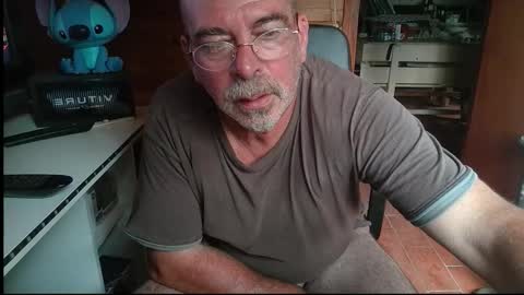 Snapshot of vuda77 chatting on 13, 9, 2025 oscar online show from 13, 9, 2025