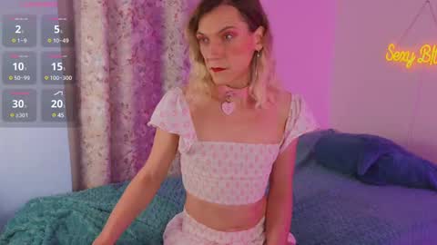 Vikky online show from 13, 2, 2025