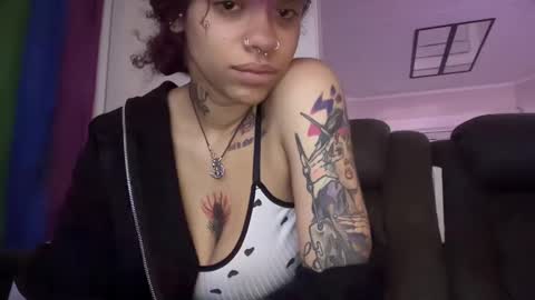 Snapshot of vveejay48826 chatting on 9, 9, 2025 vveejay online show from 9, 9, 2025