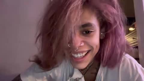 Snapshot of vveejay48826 chatting on 22, 10, 2025 vveejay online show from 22, 10, 2025