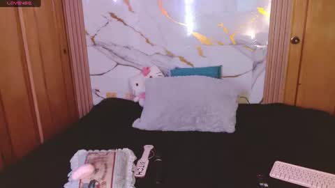 Snapshot of w_kittycat chatting on 14, 7, 2026 kitty SUPORT ME AND MY BABY SINGLE MOMY online show from 14, 7, 2026