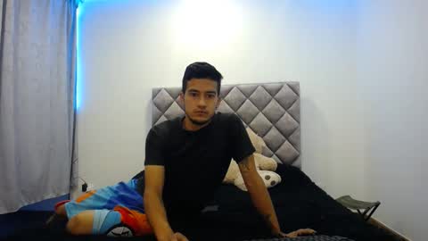 Snapshot of wade_wil chatting on 3, 3, 2025 wade and antonella online show from 3, 3, 2025